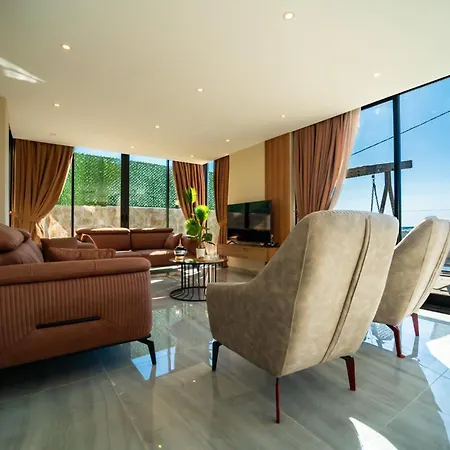 Villa-kas Вілла *